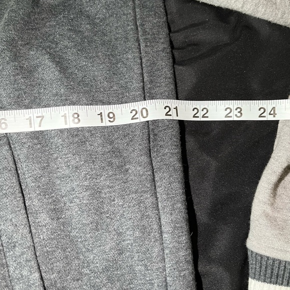 Men’s Funko Varsity jacket w/ Patches size Small Everett Freddy Funko Exclusive - Picture 5 of 13